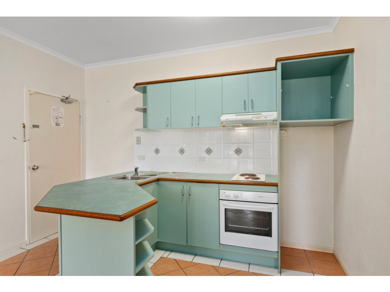 13/6-8 Triton Street, Palm Cove QLD 4879