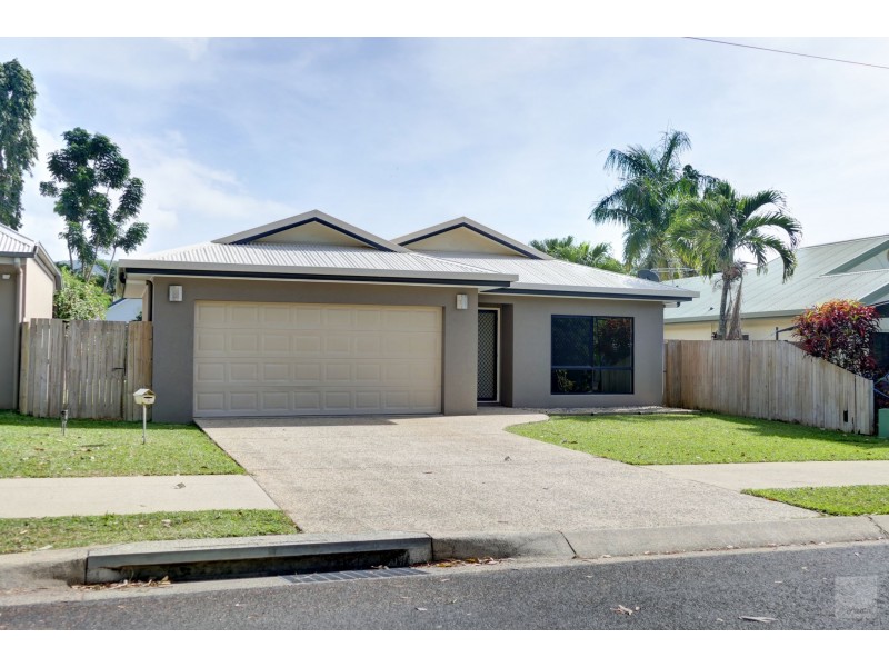 8 Moore Road, Kewarra Beach QLD 4879