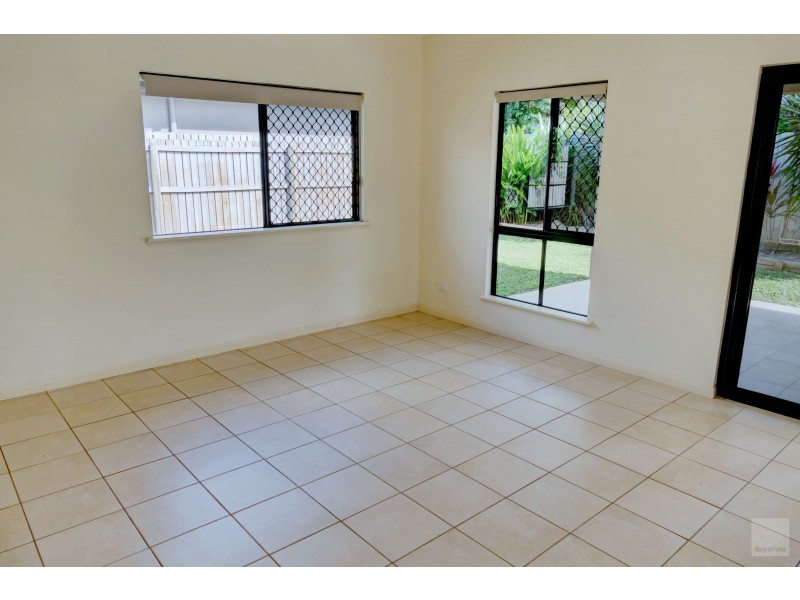 8 Moore Road, Kewarra Beach QLD 4879