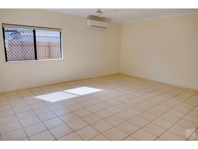 8 Moore Road, Kewarra Beach QLD 4879