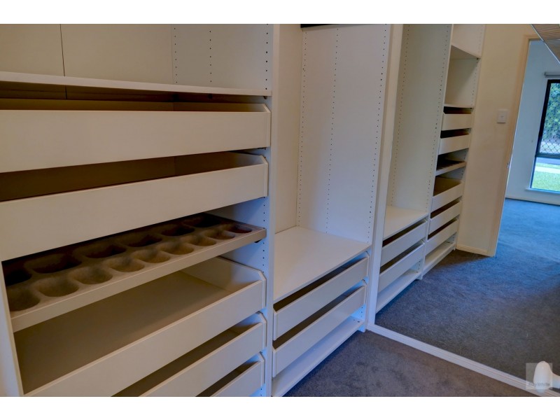 8 Moore Road, Kewarra Beach QLD 4879