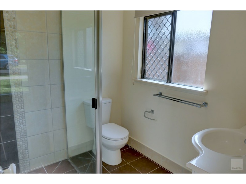 8 Moore Road, Kewarra Beach QLD 4879