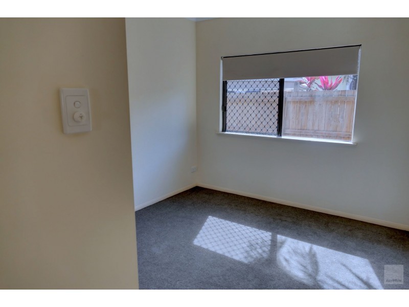 8 Moore Road, Kewarra Beach QLD 4879