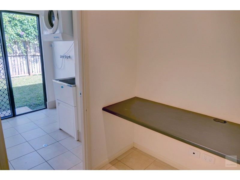 8 Moore Road, Kewarra Beach QLD 4879