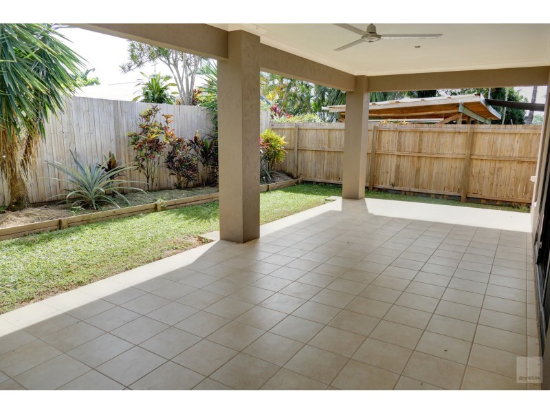 8 Moore Road, Kewarra Beach QLD 4879