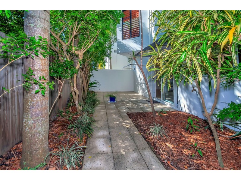 102/497 Varley Street, Yorkeys Knob QLD 4878