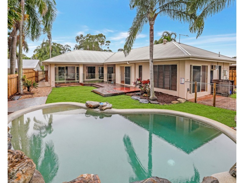 7 Avoca Close, Kewarra Beach QLD 4879