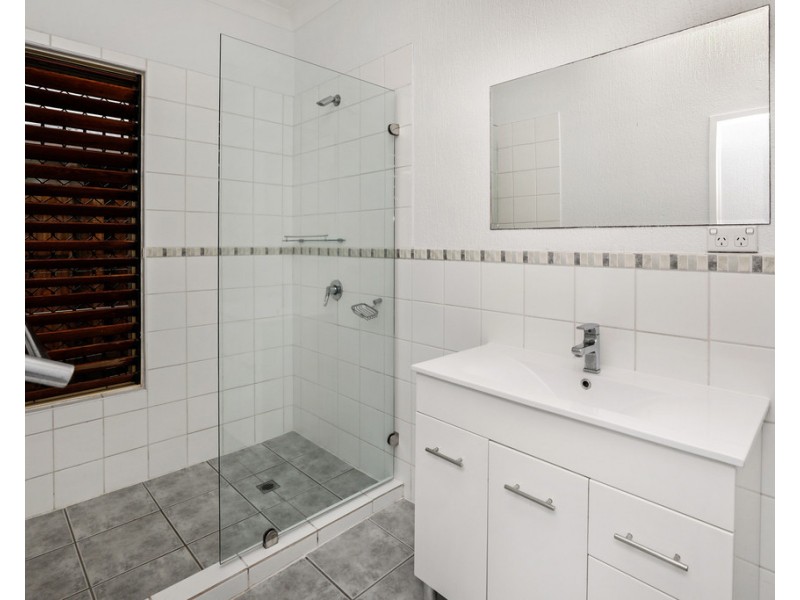 7 Avoca Close, Kewarra Beach QLD 4879
