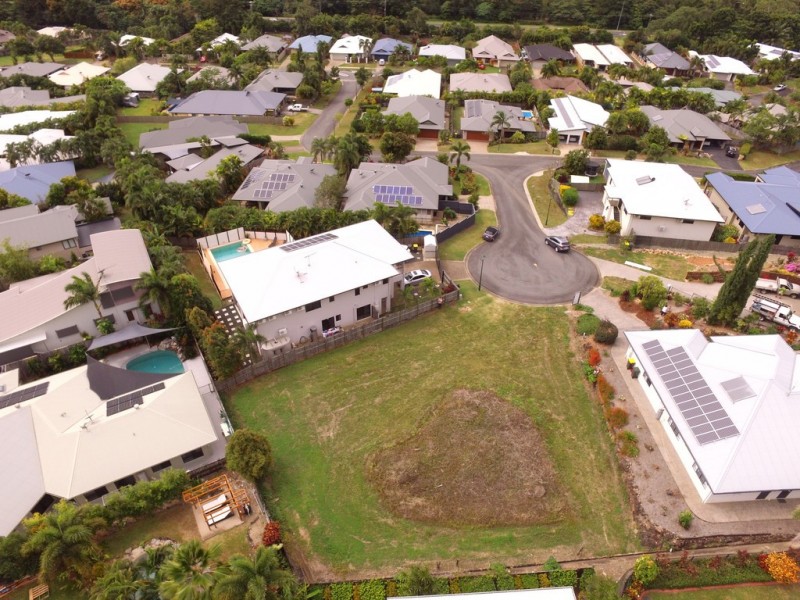 6 Calamus Court, Palm Cove QLD 4879
