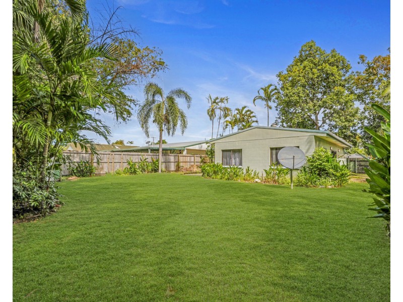 32 Starling Street, Kewarra Beach QLD 4879
