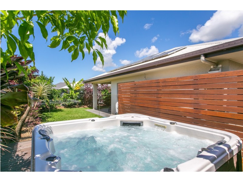 150 Roberts Drive, Trinity Beach QLD 4879