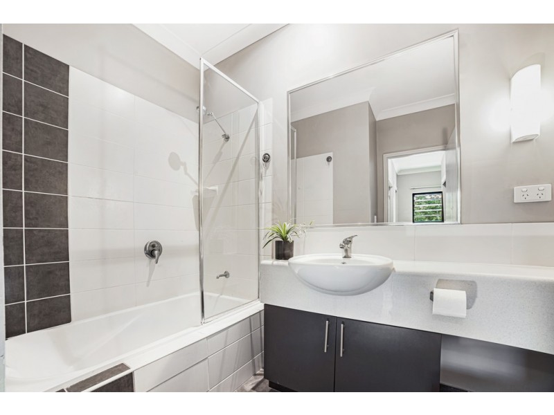 1/1766 Captain Cook Highway, Clifton Beach QLD 4879