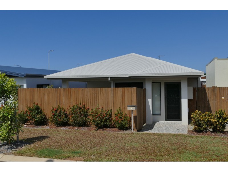 10 Ainslie Place, Smithfield QLD 4878