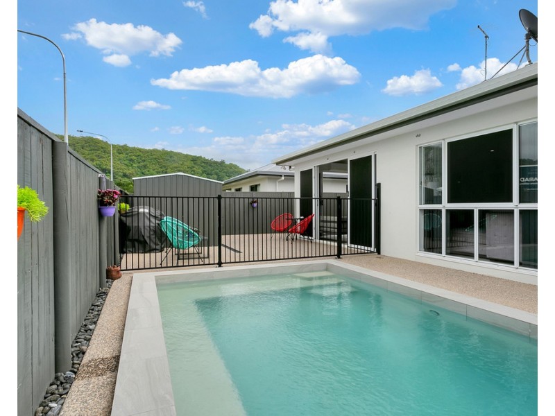 4 Coxswain Place, Trinity Beach QLD 4879