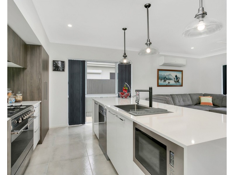 4 Coxswain Place, Trinity Beach QLD 4879