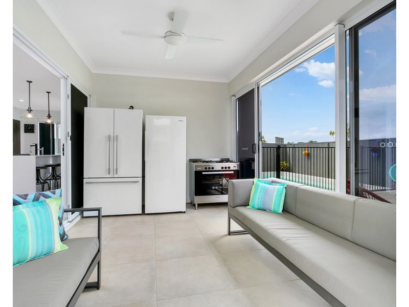 4 Coxswain Place, Trinity Beach QLD 4879
