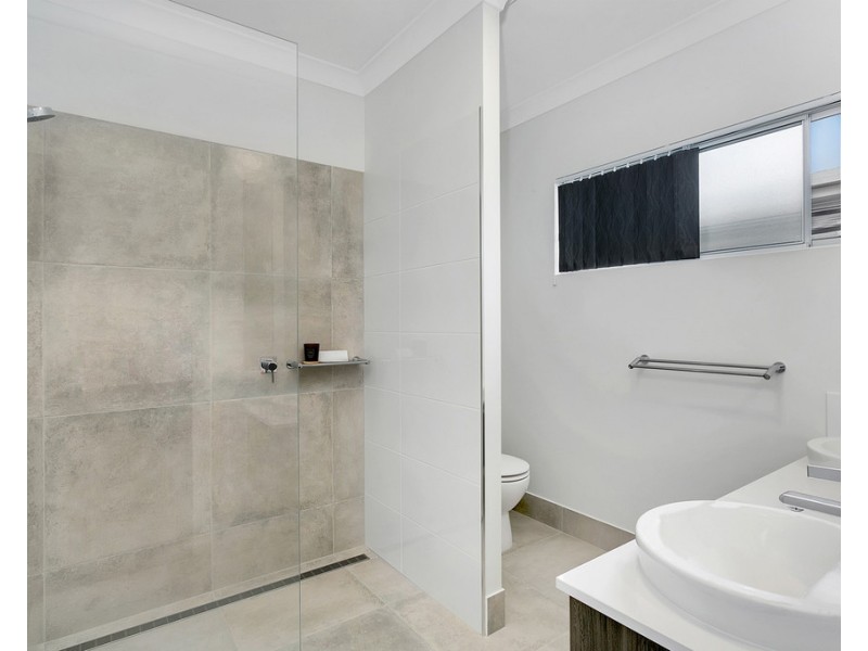 4 Coxswain Place, Trinity Beach QLD 4879