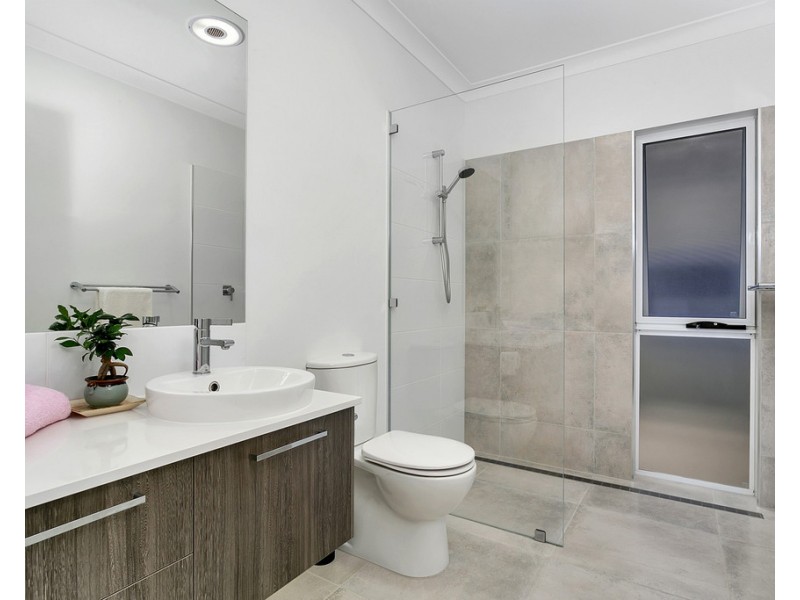 4 Coxswain Place, Trinity Beach QLD 4879