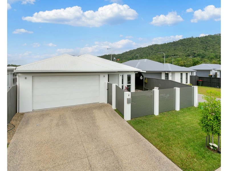 4 Coxswain Place, Trinity Beach QLD 4879