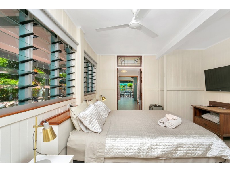 75 Kamerunga Road, Stratford QLD 4870