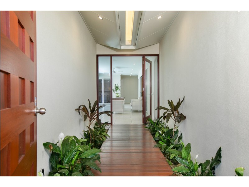 7 Canopy Way, Palm Cove QLD 4879