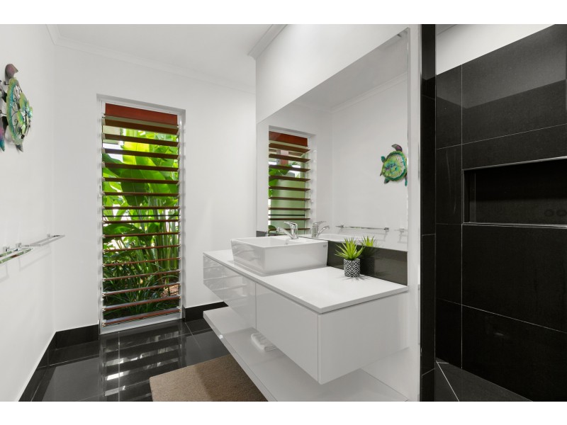 7 Canopy Way, Palm Cove QLD 4879