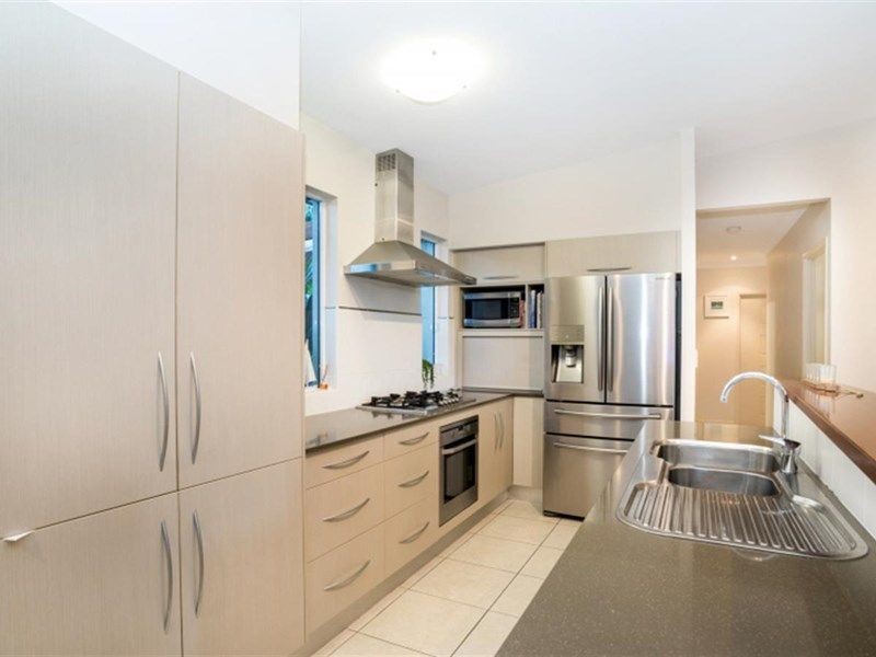 41 Muller Street, Palm Cove QLD 4879