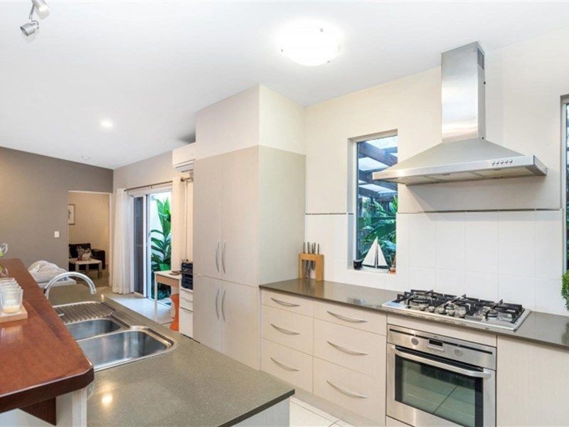 41 Muller Street, Palm Cove QLD 4879