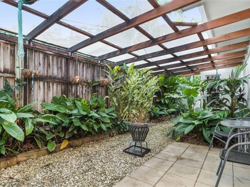 41 Muller Street, Palm Cove QLD 4879
