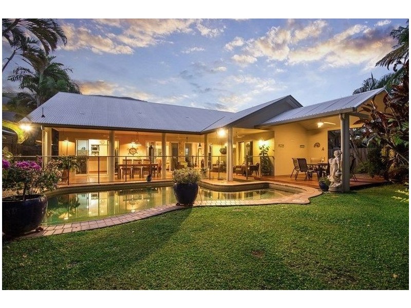 14 Thais Street, Palm Cove QLD 4879