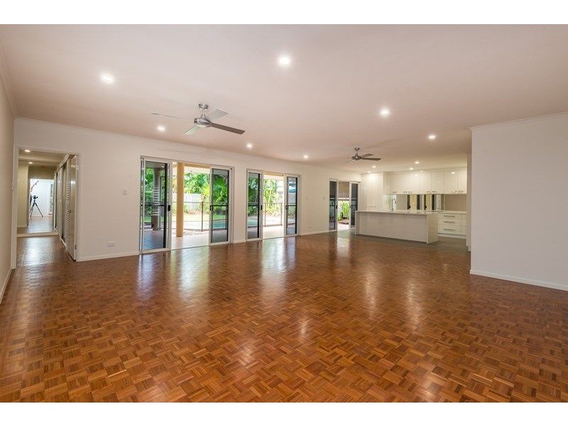 14 Thais Street, Palm Cove QLD 4879