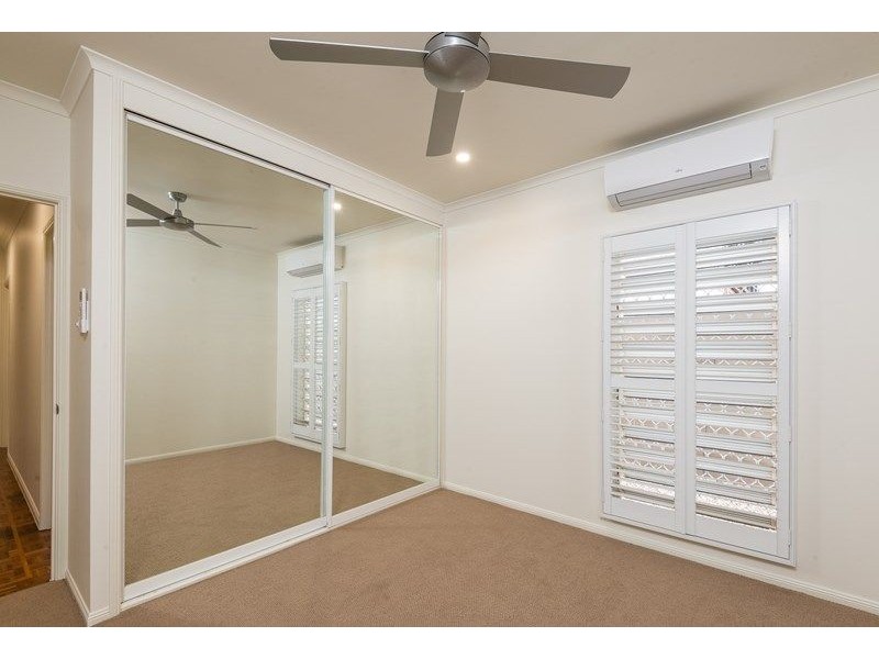 14 Thais Street, Palm Cove QLD 4879