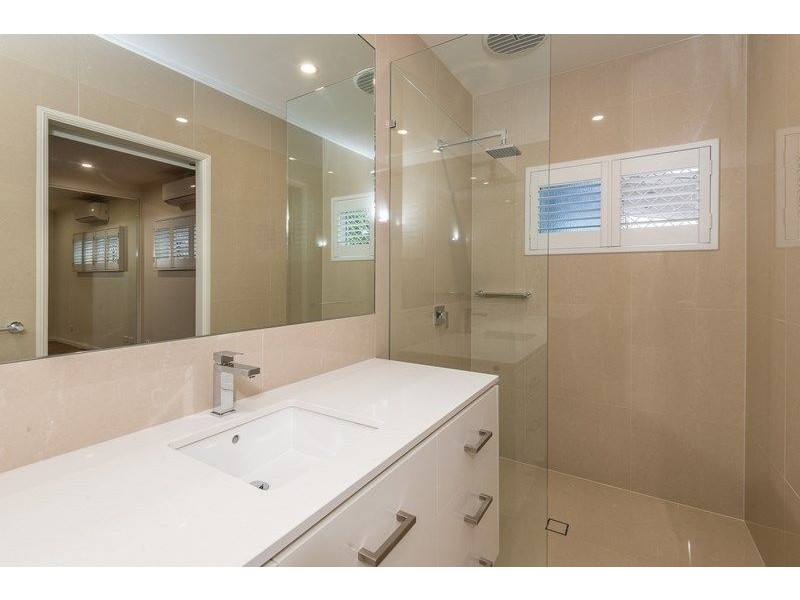 14 Thais Street, Palm Cove QLD 4879
