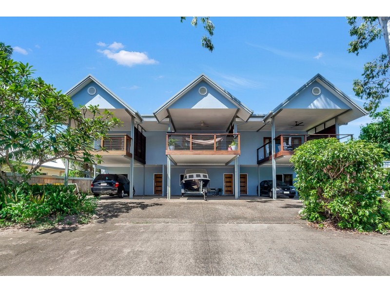 1/3 Guava Street, Holloways Beach QLD 4878