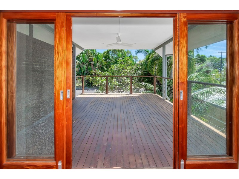 1/3 Guava Street, Holloways Beach QLD 4878