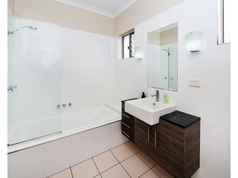 1/1-11 Paradise Palms Drive, Kewarra Beach QLD 4879