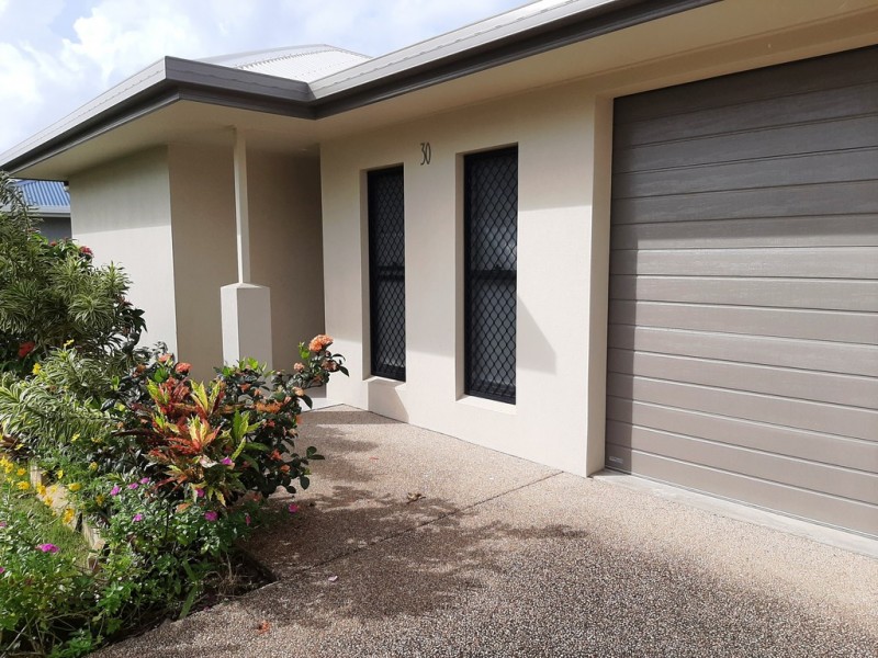 30 Quarterdeck Street, Trinity Beach QLD 4879