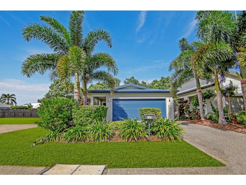165 Roberts Drive, Trinity Beach QLD 4879