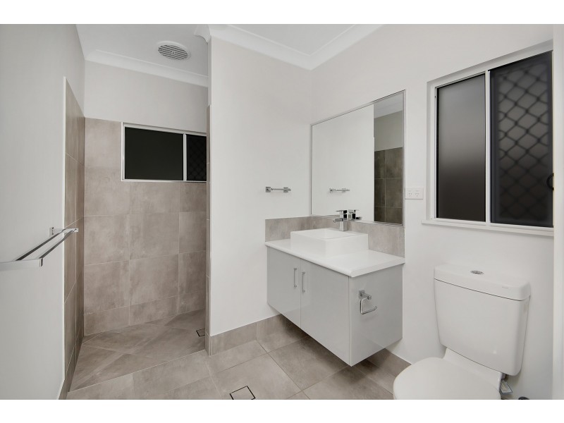 165 Roberts Drive, Trinity Beach QLD 4879