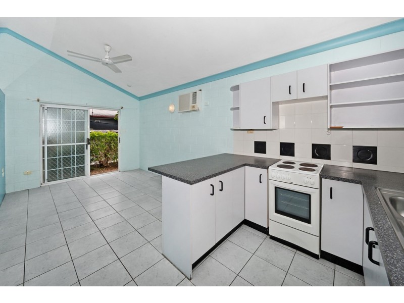 1/485 McCoombe Street, Mooroobool QLD 4870