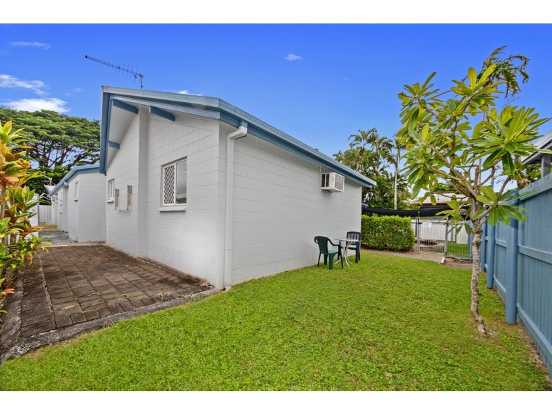 1/485 McCoombe Street, Mooroobool QLD 4870