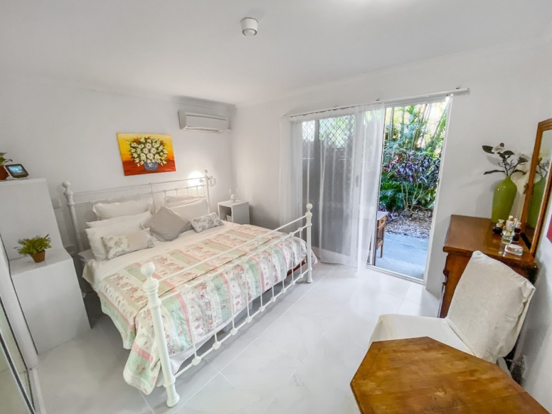 8/241 Coral Coast Drive, Palm Cove QLD 4879
