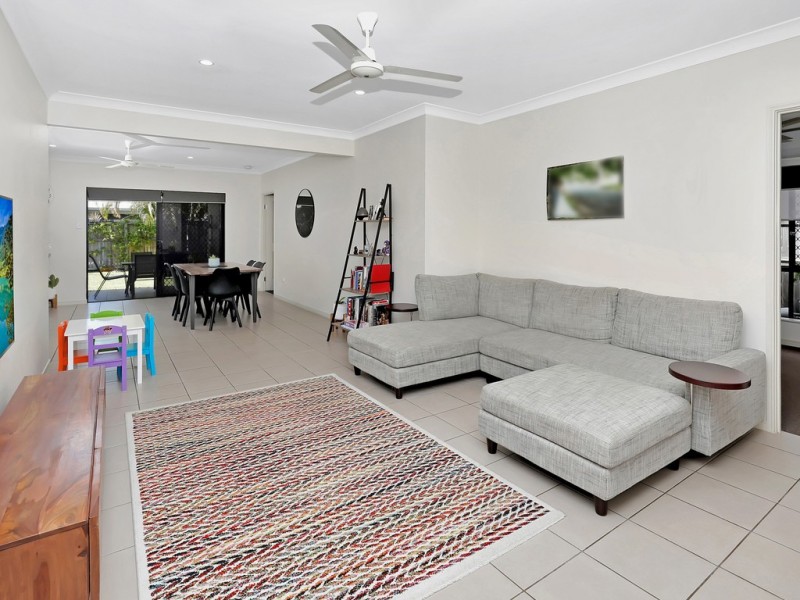 6 Rothesay Bend, Trinity Park QLD 4879