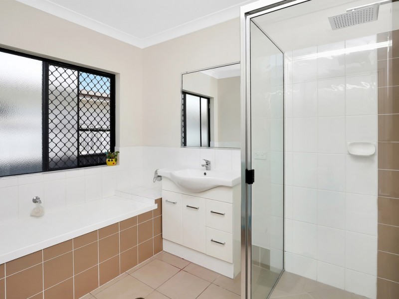 6 Rothesay Bend, Trinity Park QLD 4879