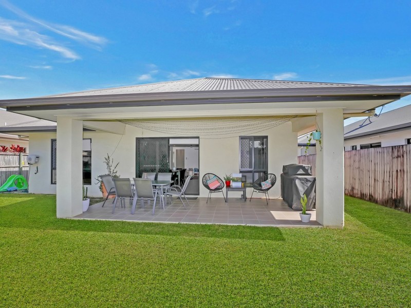 6 Rothesay Bend, Trinity Park QLD 4879