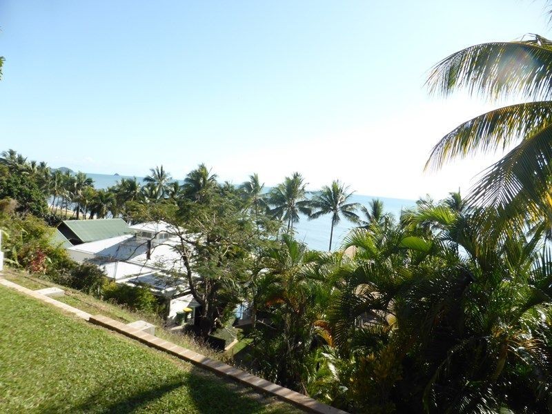 5-11 Peacock Street, Trinity Beach QLD 4879