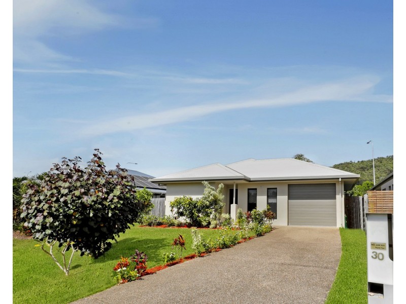 30 Quarterdeck Street, Trinity Beach QLD 4879