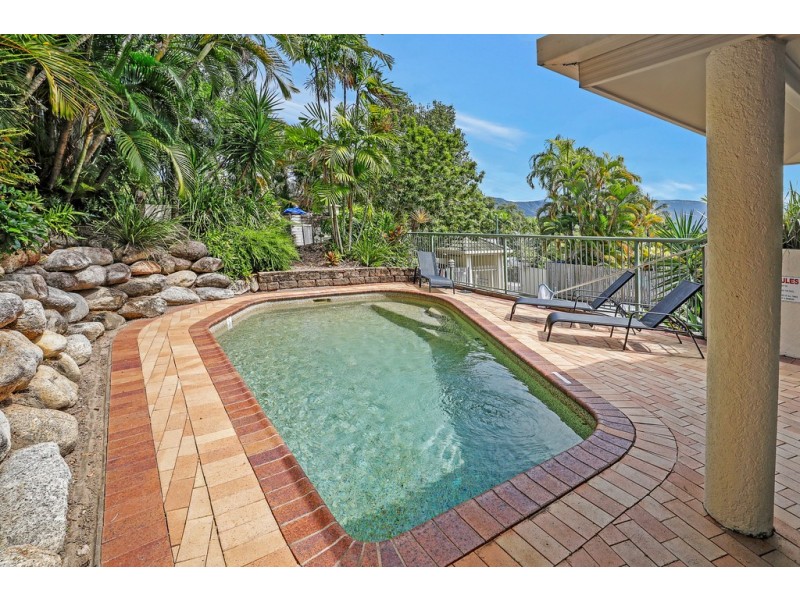 1/38 Moore Street, Trinity Beach QLD 4879