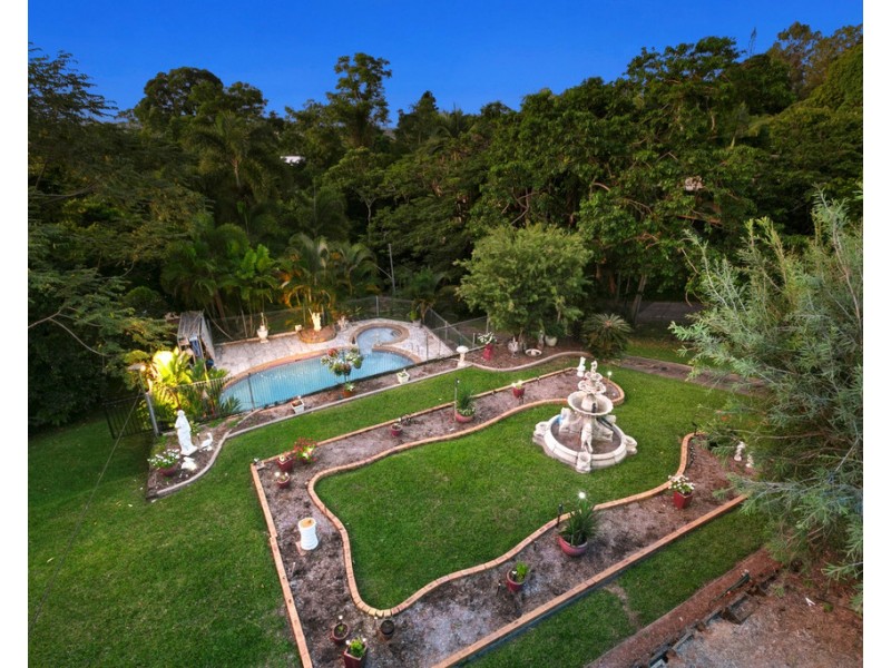 13 Cochrane Street, Stratford QLD 4870