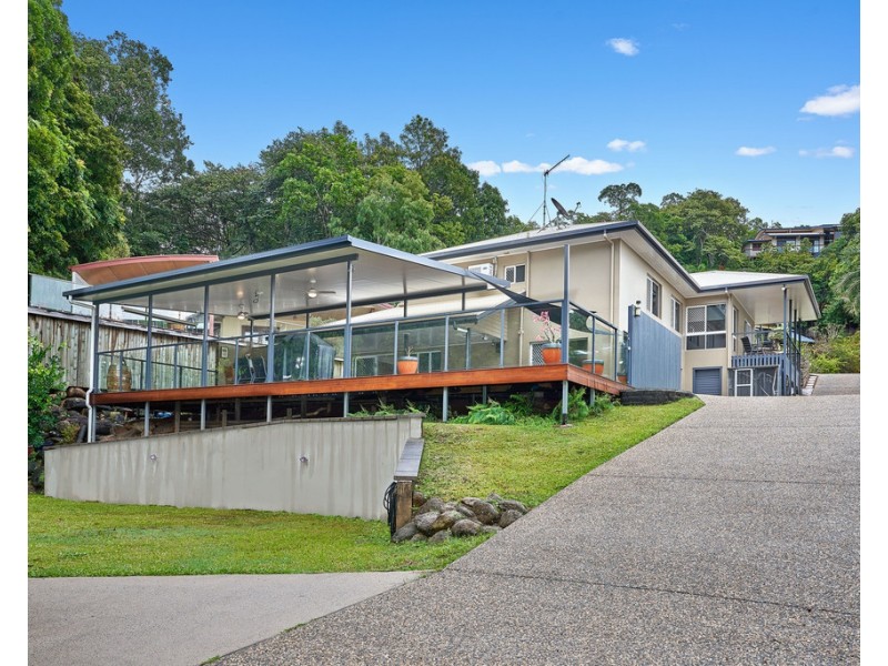 4D Trundle Terrace, Whitfield QLD 4870